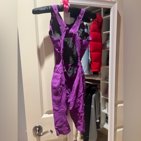 COPY - SWIMMING RACE SUIT BRAND NEW - Picture 2 of 4